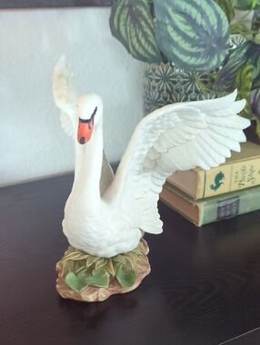 Vintage 1987 Homco Swan Figurine